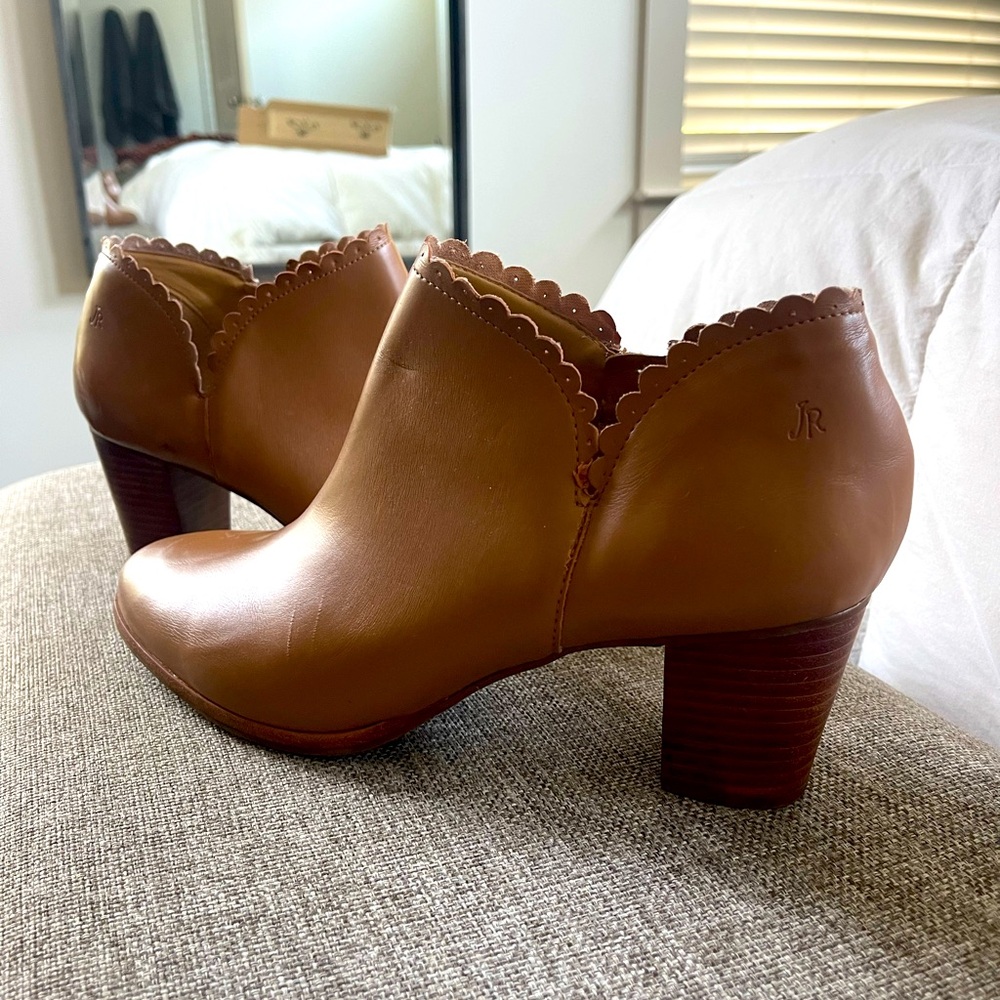 Jack Rogers Tan Leather Scallop Ankle Boots 11
